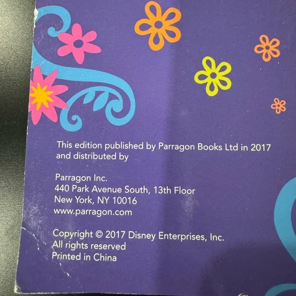 Coco: Friends Forever - Colouring & Activity Book - Picture 10 of 10